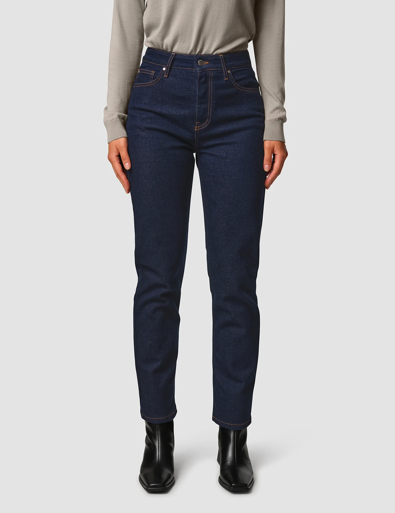 Tapered Jeans fra Shaping New Tomorrow