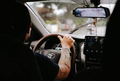 Hvem kan montere et dashcam Det skal du vide før du går i gang